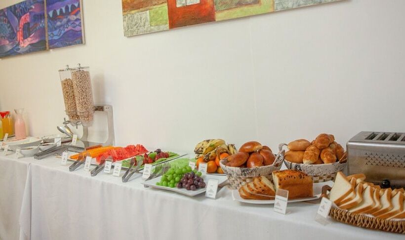 Hotel Intiwatana El Tambo