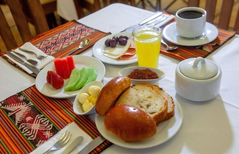 Hotel Intiwatana El Tambo