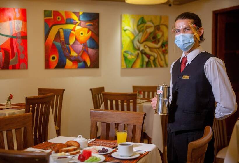 Hotel Intiwatana El Tambo