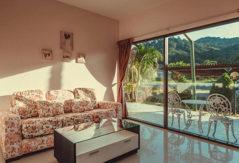 ホテル Phuket Wake Park