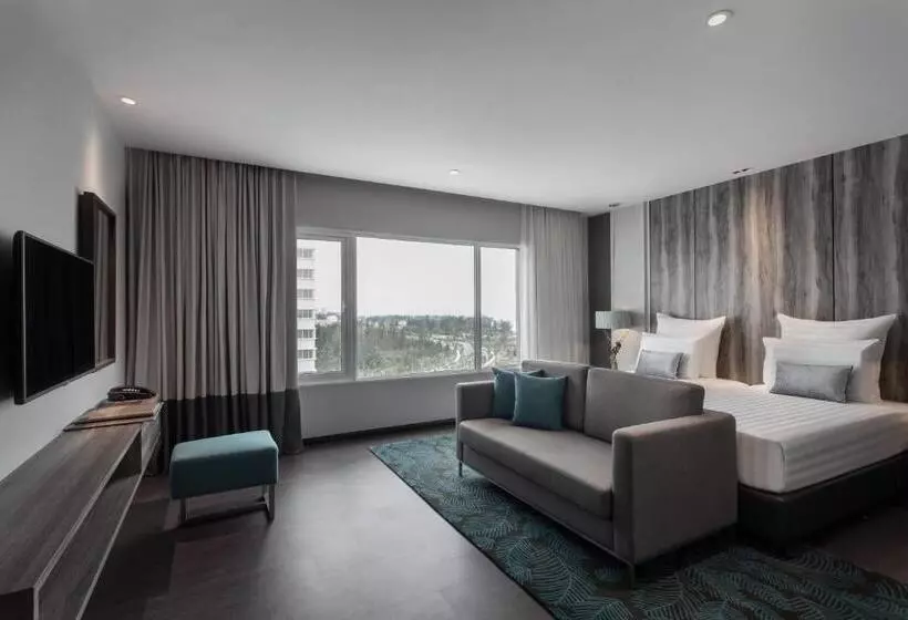 ホテル Pullman Miri Waterfront