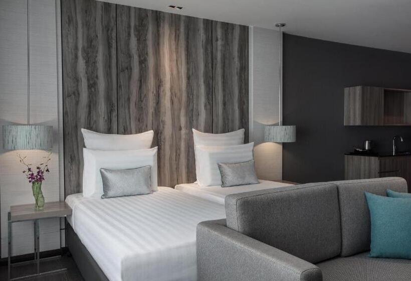 فندق Pullman Miri Waterfront