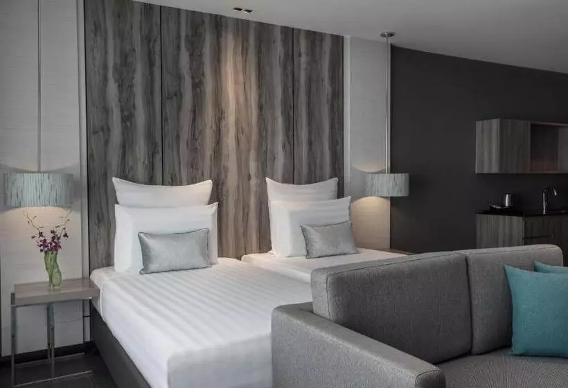 ホテル Pullman Miri Waterfront