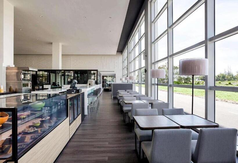 فندق Pullman Miri Waterfront