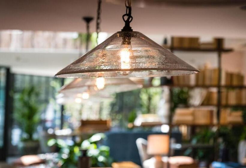 Отель The Swan, Streatley, Berkshire