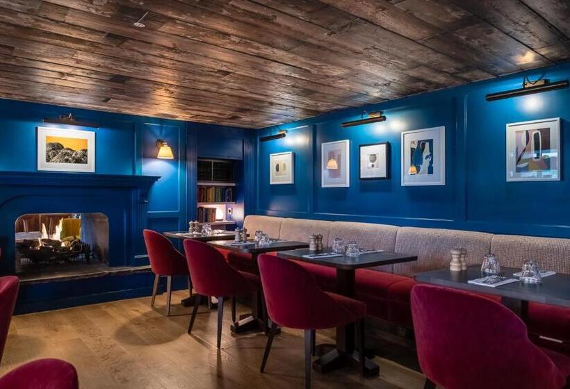 Отель The Swan, Streatley, Berkshire