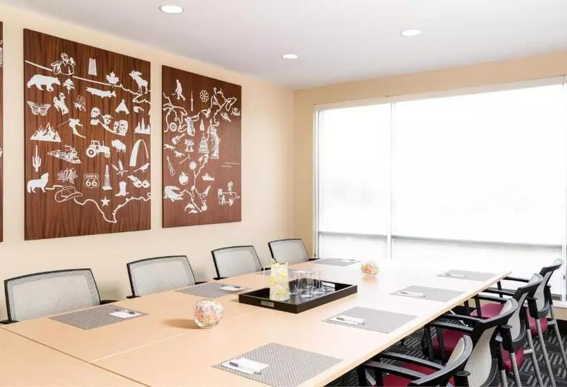 ホテル Towneplace Suites By Marriott Pittsburgh Harmarville