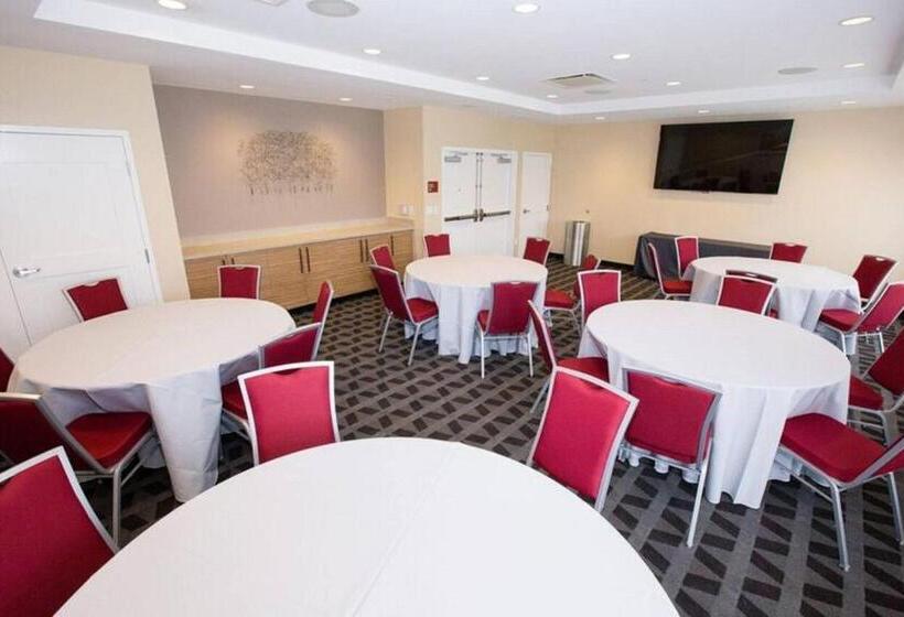 فندق Towneplace Suites By Marriott Pittsburgh Harmarville