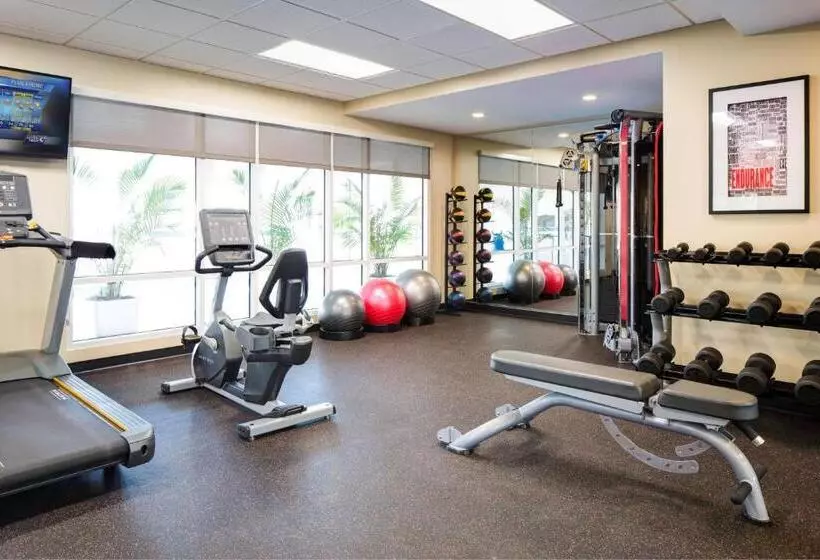 ホテル Towneplace Suites By Marriott Pittsburgh Harmarville