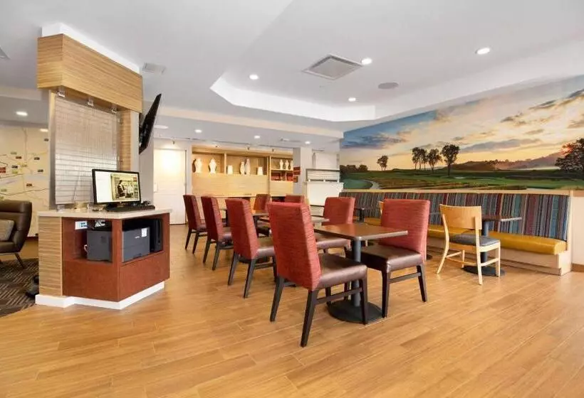 ホテル Towneplace Suites By Marriott Pittsburgh Harmarville