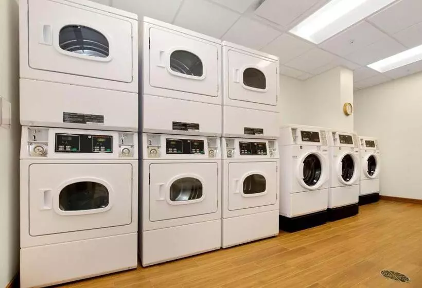 ホテル Towneplace Suites By Marriott Pittsburgh Harmarville