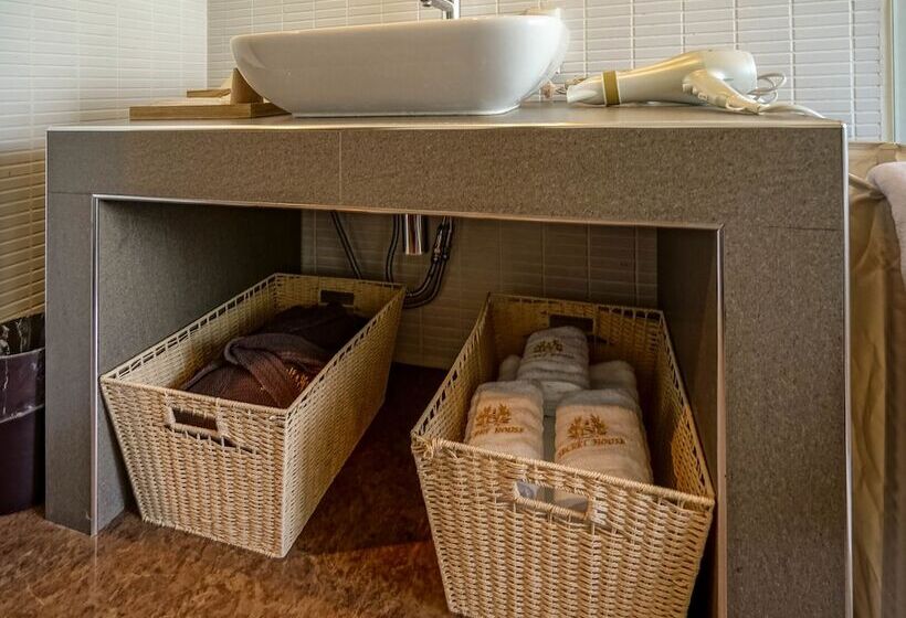 Secret House Makishi