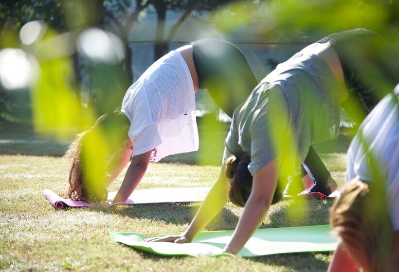 هتل Avenue 18 Resort