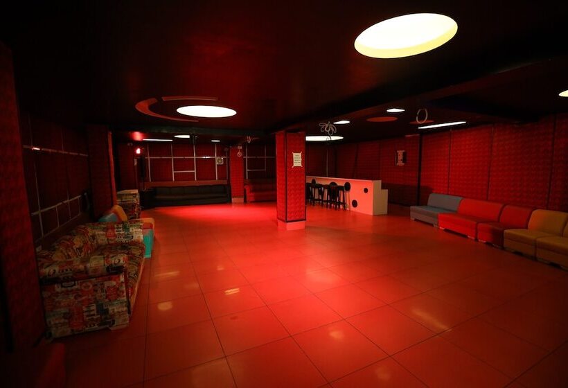 هتل Avenue 18 Resort