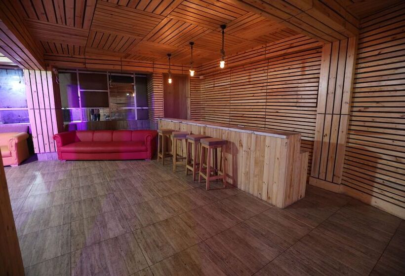 هتل Avenue 18 Resort