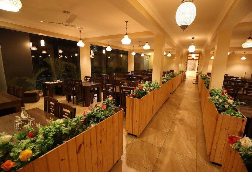 هتل Avenue 18 Resort