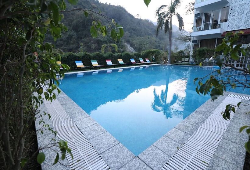 هتل Avenue 18 Resort