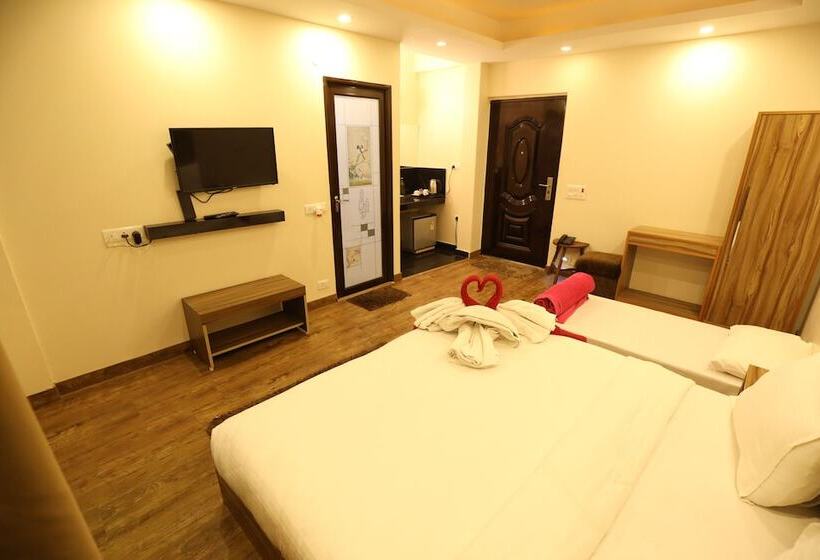 هتل Avenue 18 Resort