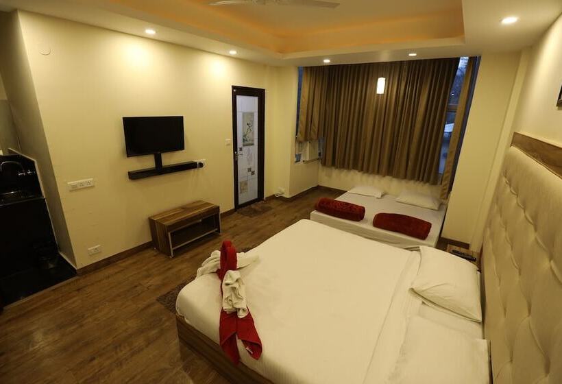 هتل Avenue 18 Resort