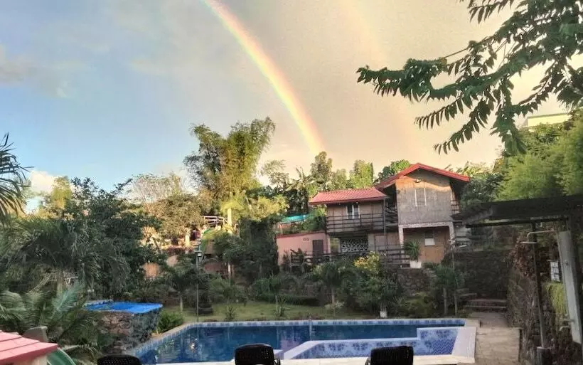 هتل Casa De Robles Tanay Rizal