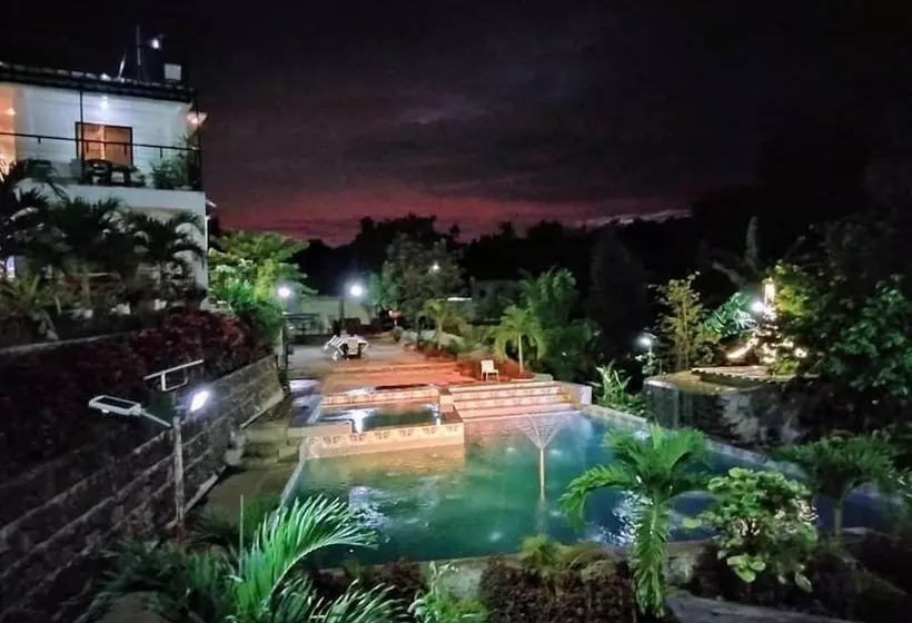 هتل Casa De Robles Tanay Rizal