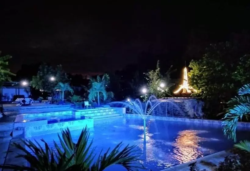 هتل Casa De Robles Tanay Rizal