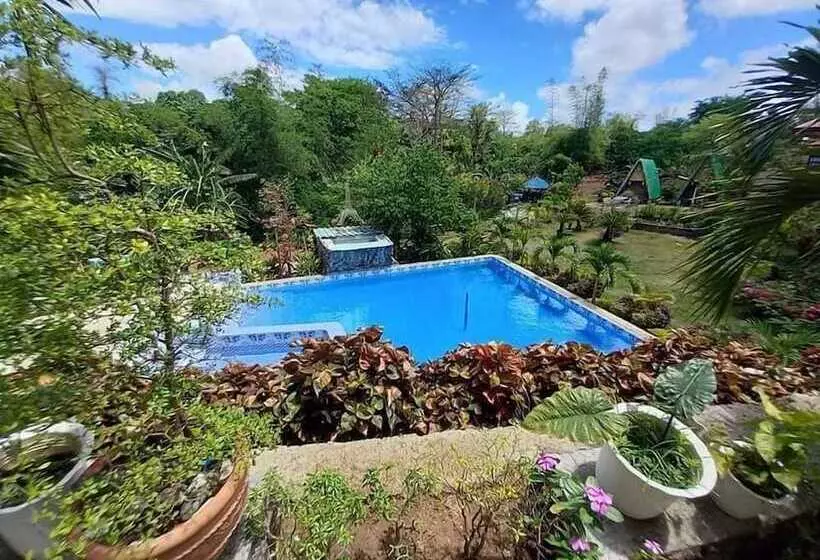 هتل Casa De Robles Tanay Rizal