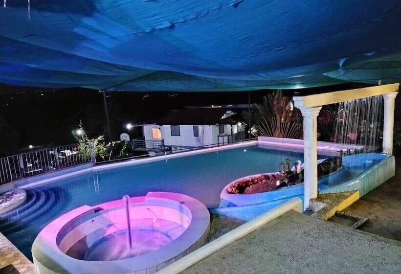 فندق Casa De Robles Tanay Rizal