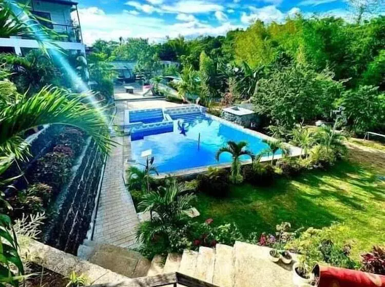 هتل Casa De Robles Tanay Rizal
