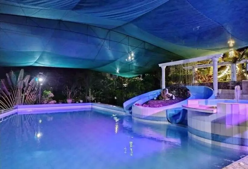 هتل Casa De Robles Tanay Rizal