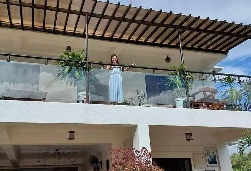 هتل Casa De Robles Tanay Rizal