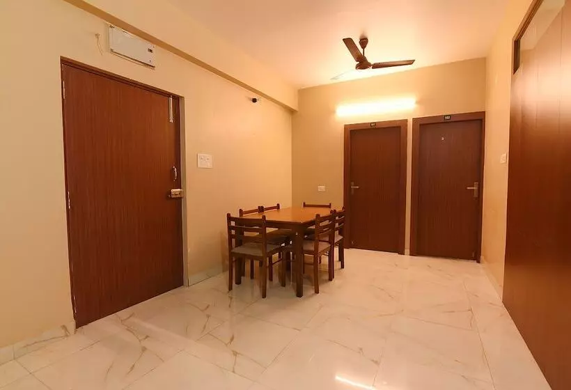 Fabhotel Amar Raj Inn