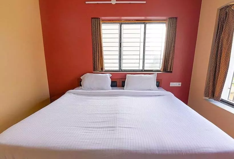 Fabhotel Amar Raj Inn