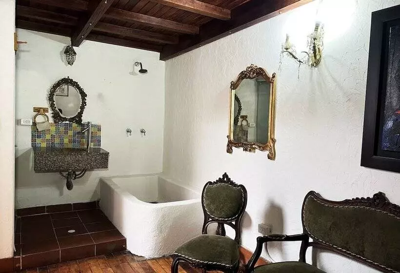 هتل Galería Casa De La Luz