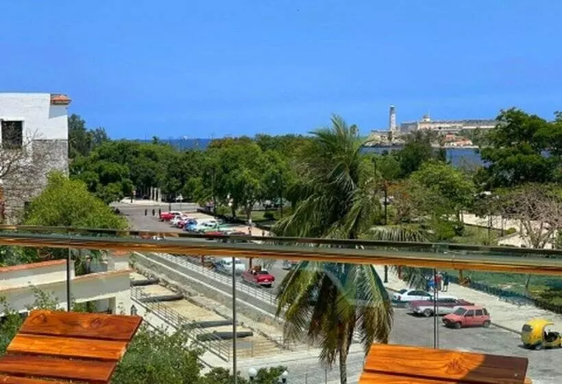 ホテル Innside Habana Catedral