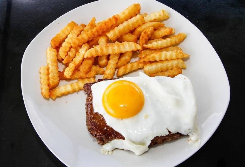 Отель Sleepover Orpen Gate