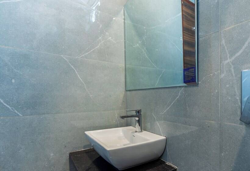 בית מלון כפרי Tejas Regency