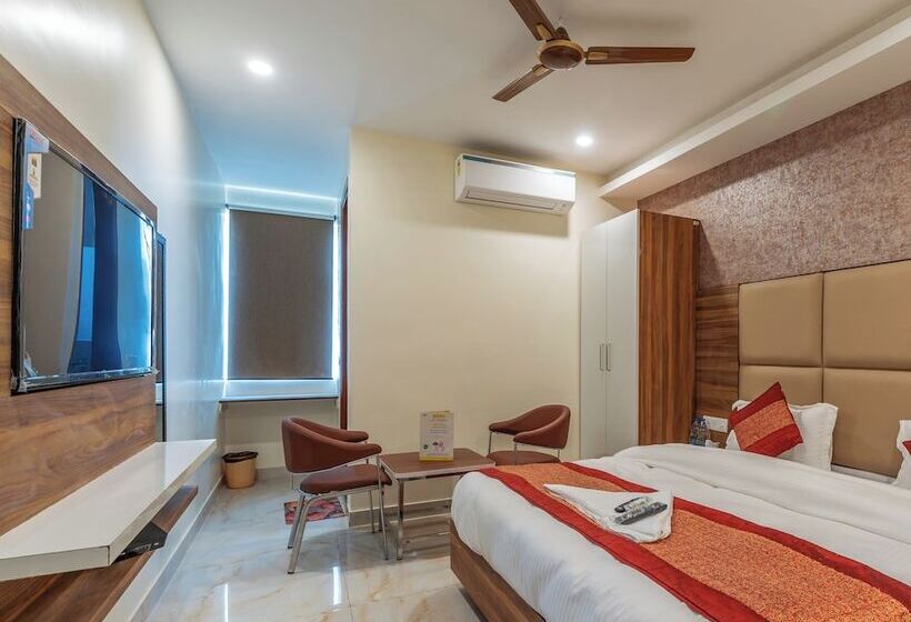 בית מלון כפרי Tejas Regency