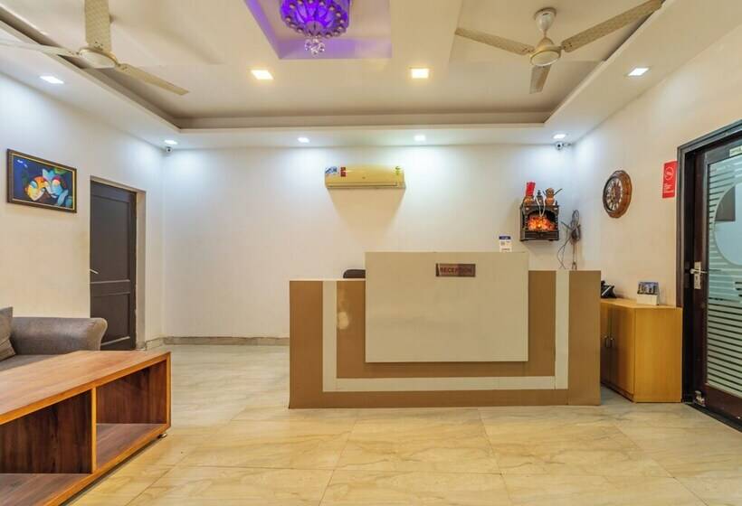 בית מלון כפרי Tejas Regency