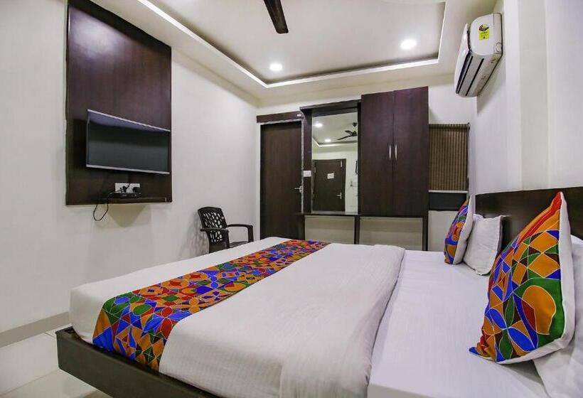 בית מלון כפרי Fabexpress Aditya Regency