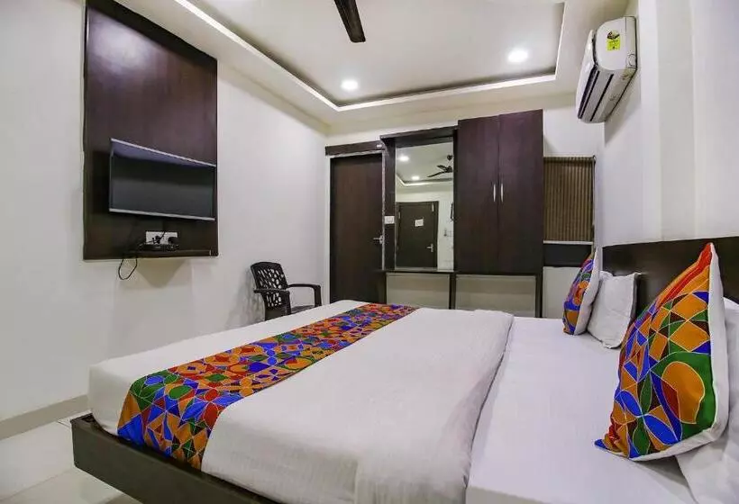 Hotelli Fabexpress Aditya Regency