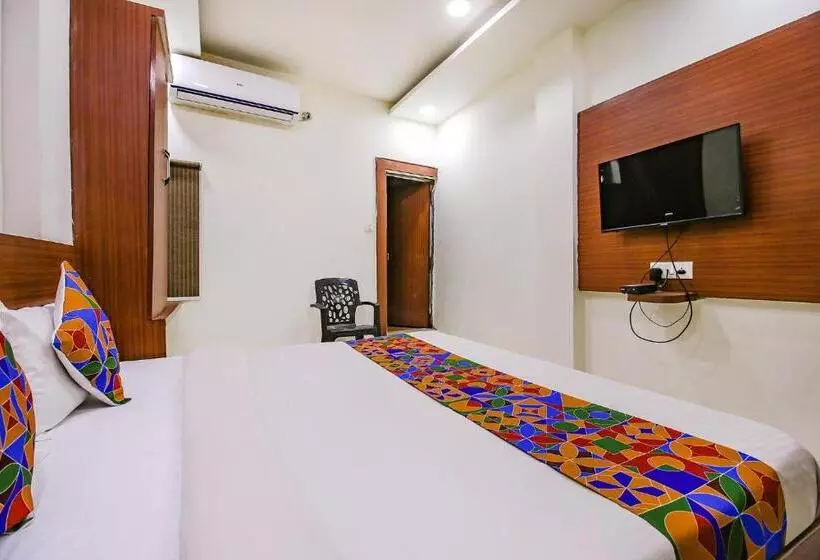 Hotelli Fabexpress Aditya Regency