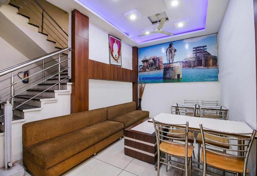 בית מלון כפרי Fabexpress Aditya Regency