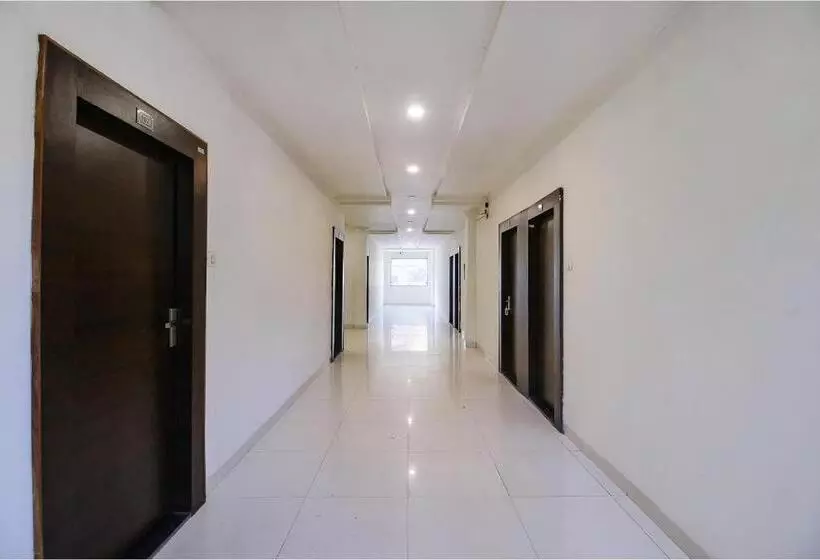 Hotelli Fabexpress Aditya Regency