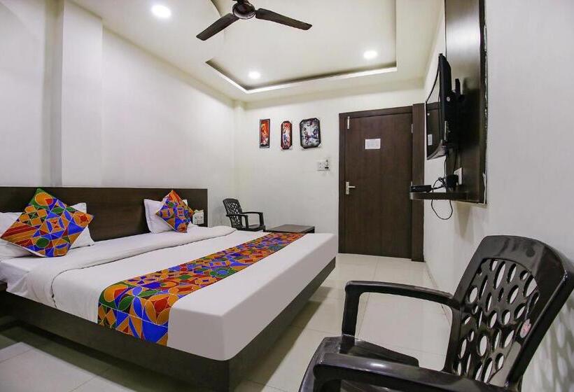 בית מלון כפרי Fabexpress Aditya Regency