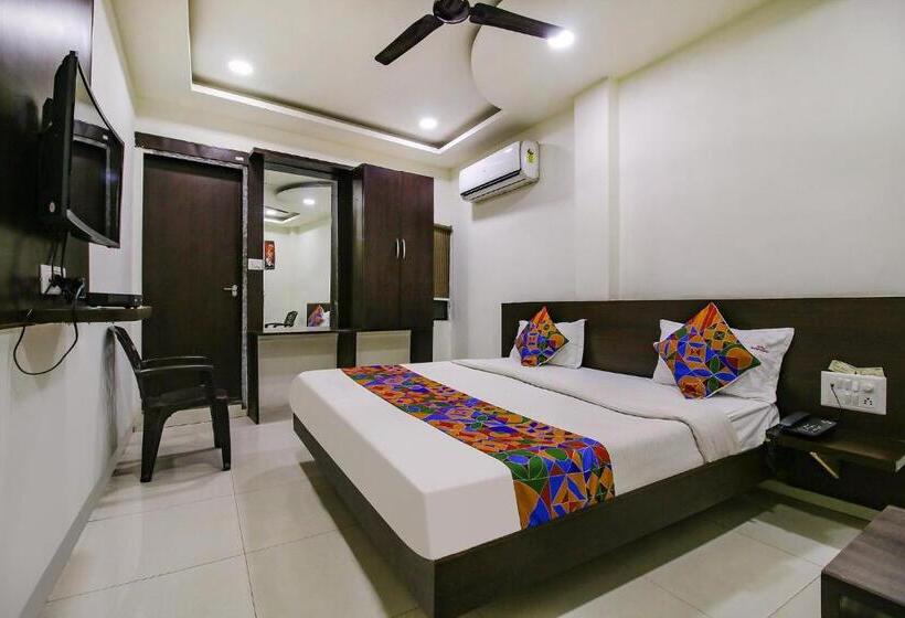 בית מלון כפרי Fabexpress Aditya Regency