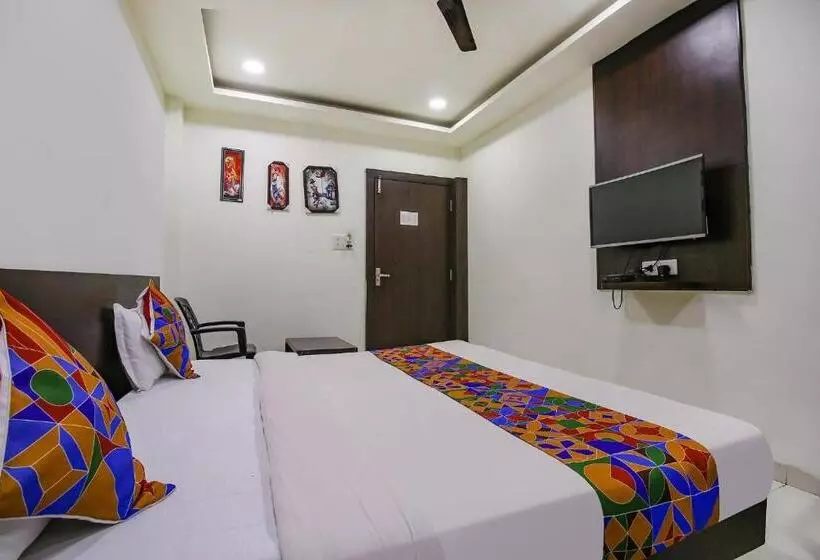 Hotelli Fabexpress Aditya Regency