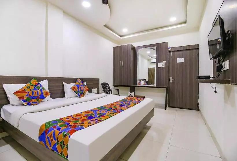 Hotelli Fabexpress Aditya Regency