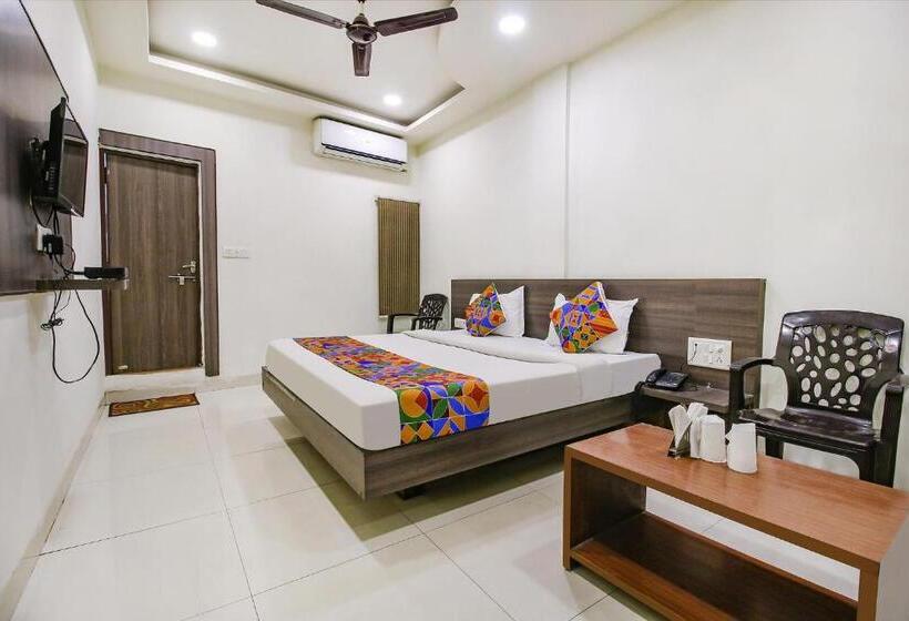 בית מלון כפרי Fabexpress Aditya Regency