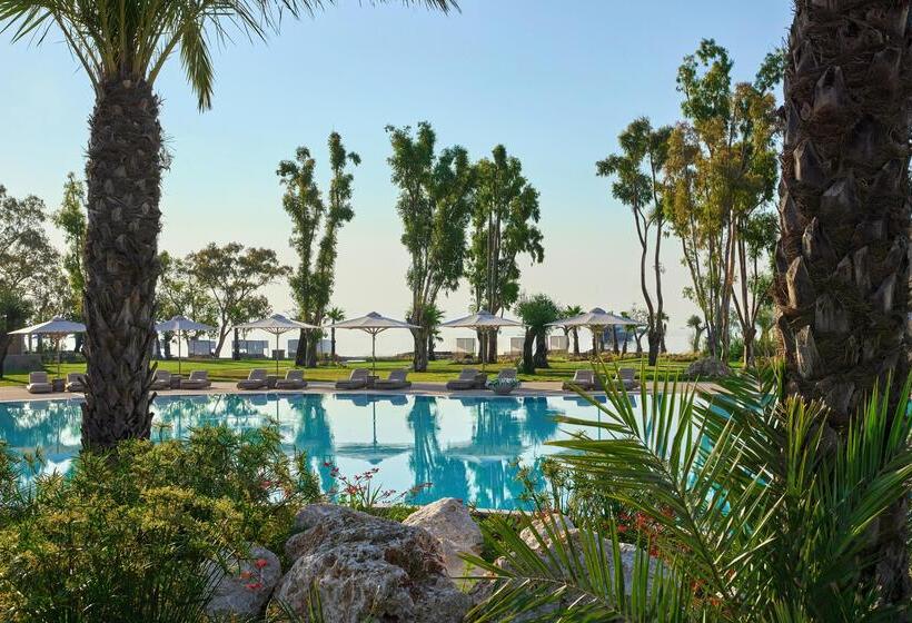 בית מלון כפרי Ikos Odisia